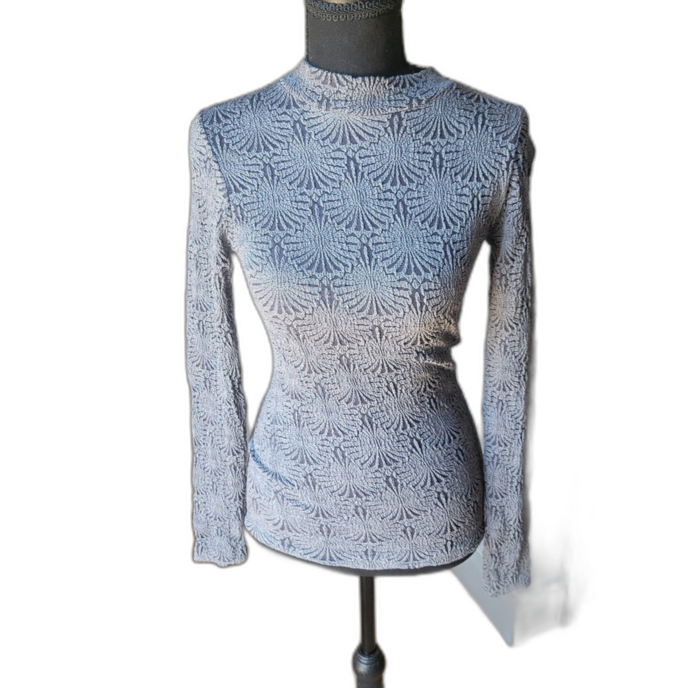 Aura Textured Mock Neck Long Sleeve Gray Abstract Sunburst Fan Pattern Size M/L